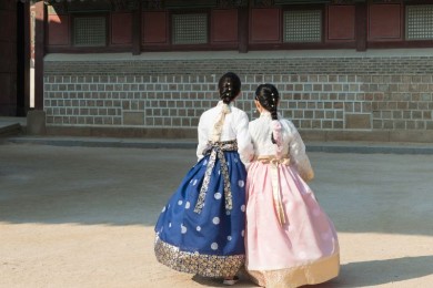 Du lịch Hàn Quốc mặc gì vừa thời trang vừa phù hợp thời tiết 